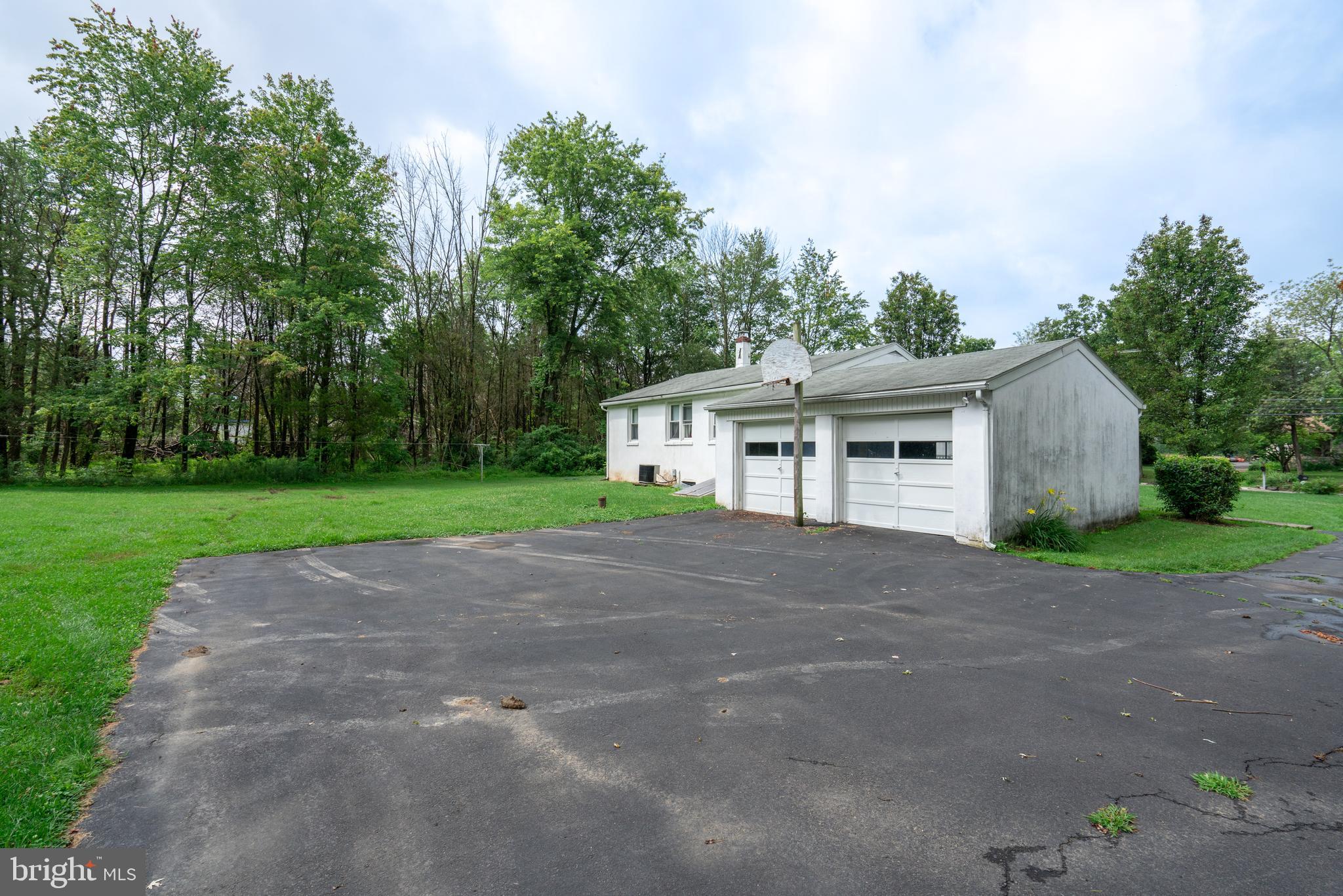 2967 Upper Ridge Road Pennsburg, PA 18073 - Photo 10 of 35