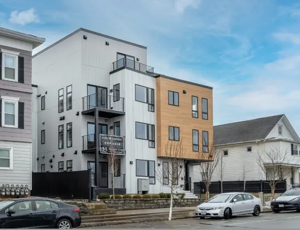 $1,125,000 | 595 Broadway, Unit 301, Somerville, MA 02145