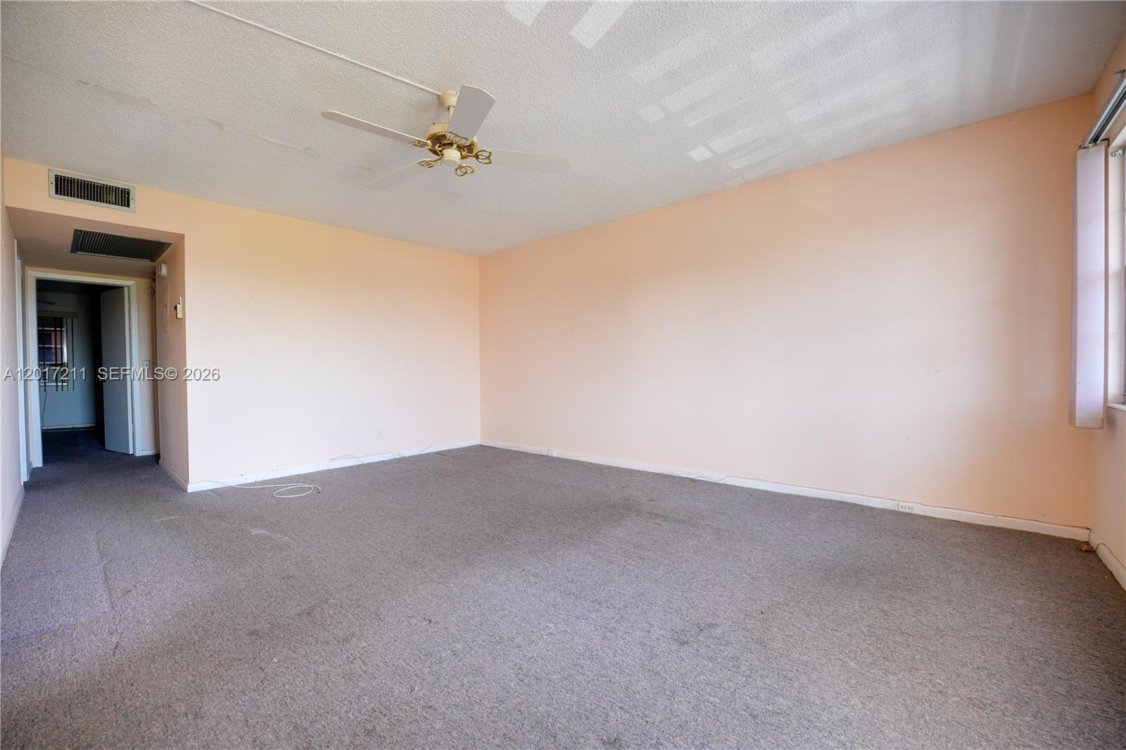 4082 Cornwall East, Unit 4082 Boca Raton, FL 33434 - Photo 5 of 46 living room