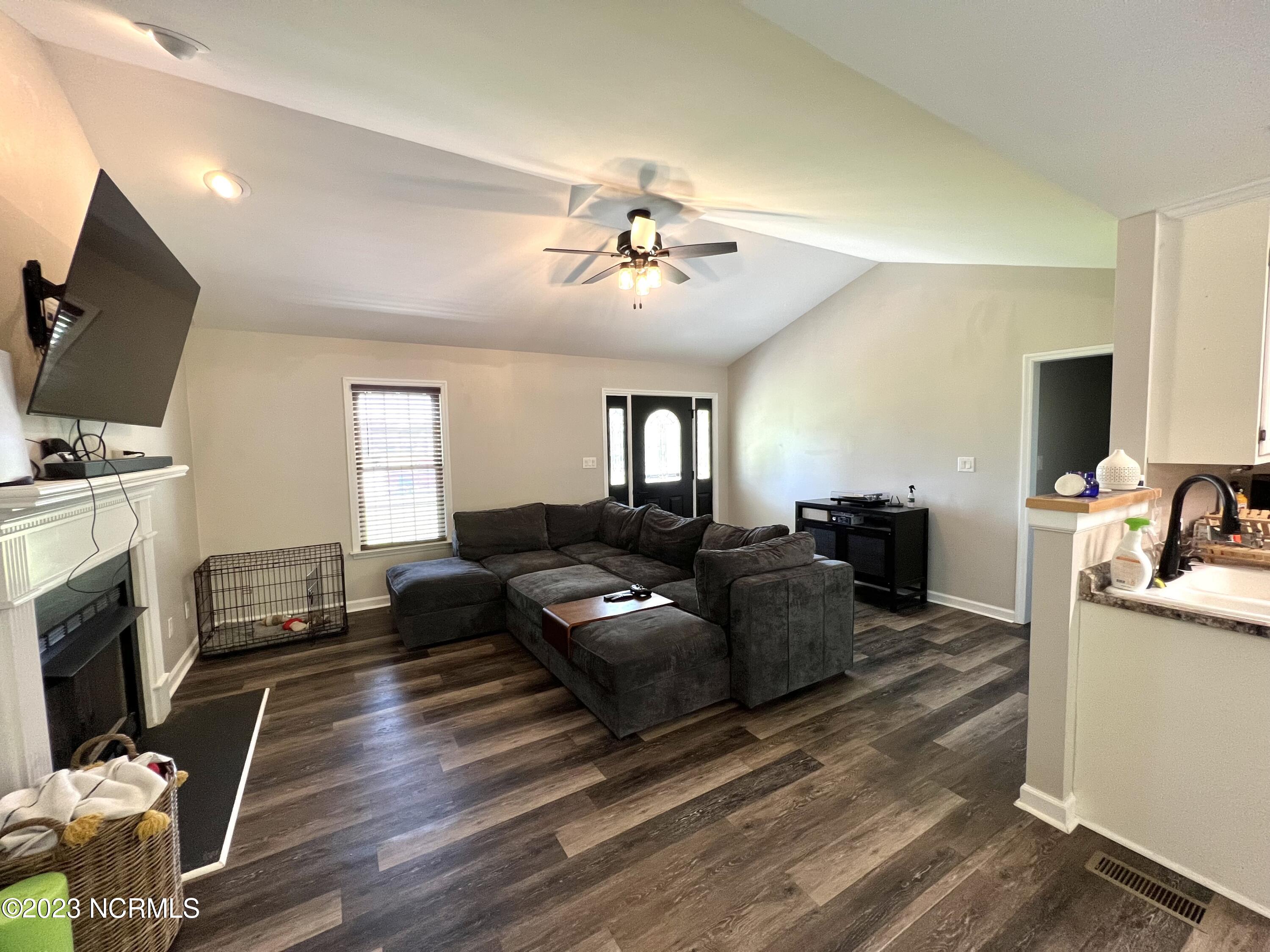 107 Rons Landing Pikeville, NC 27863 - Photo 2 of 24 IMG_1785