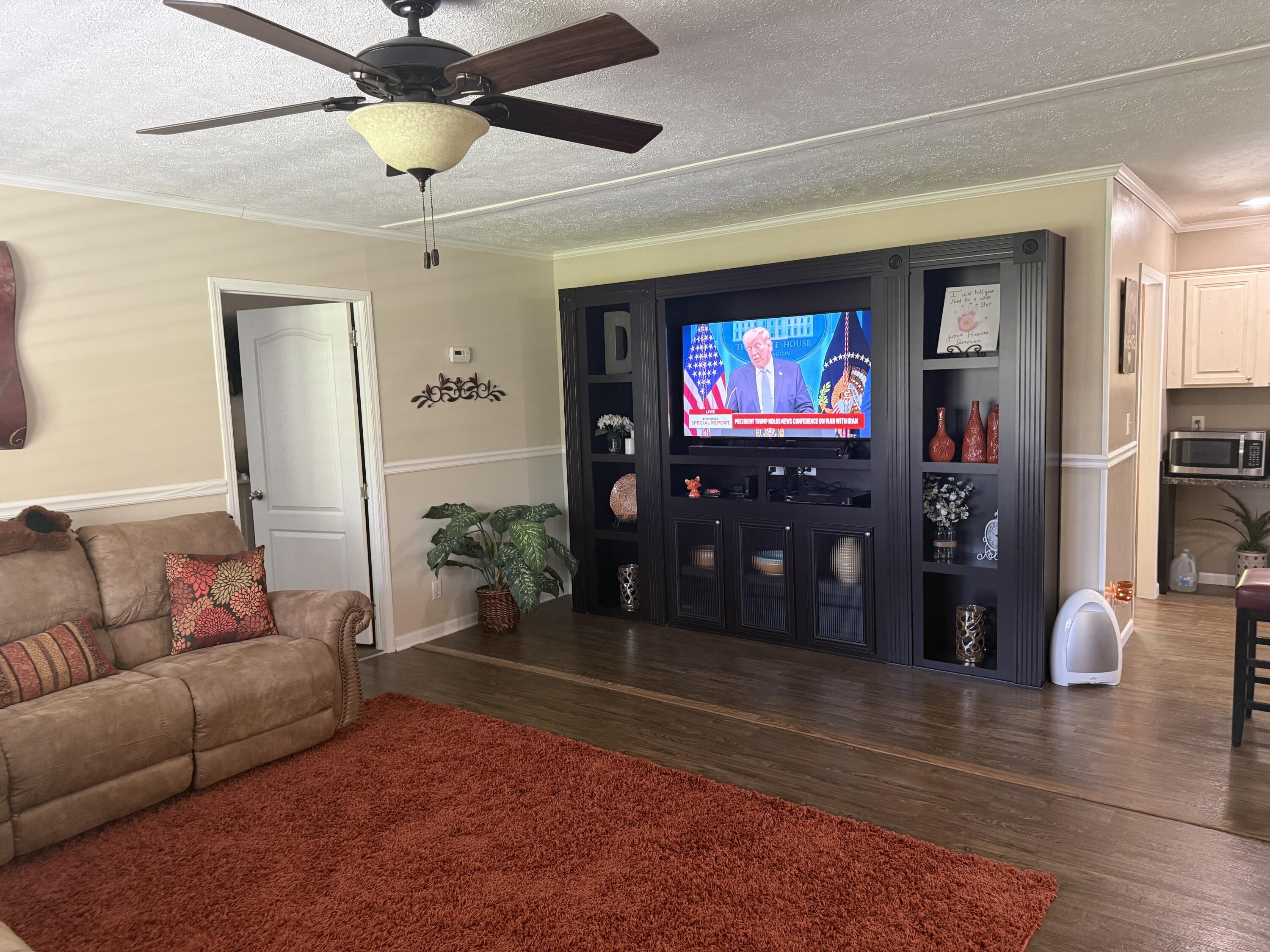 59 East Prong Locust Road Milton, KY 40045 - Photo 13 of 36 Living room