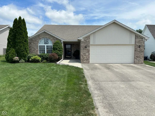 $325,000 | 18 Hickory Lane East, Crawfordsville, IN 47933