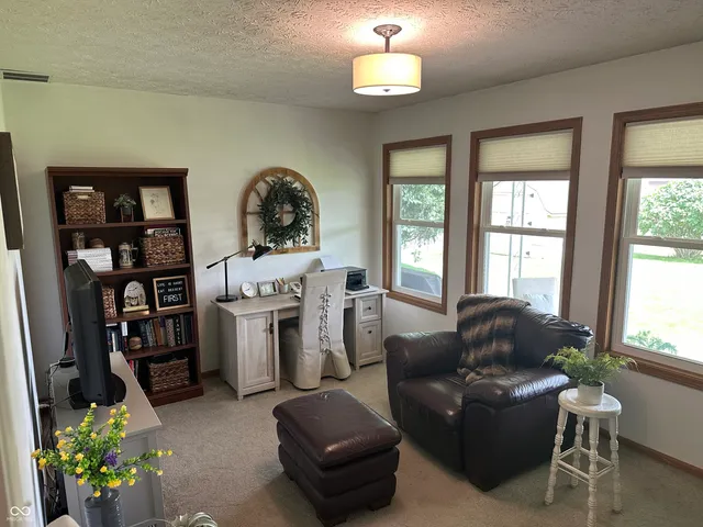 $325,000 | 18 Hickory Lane East, Crawfordsville, IN 47933