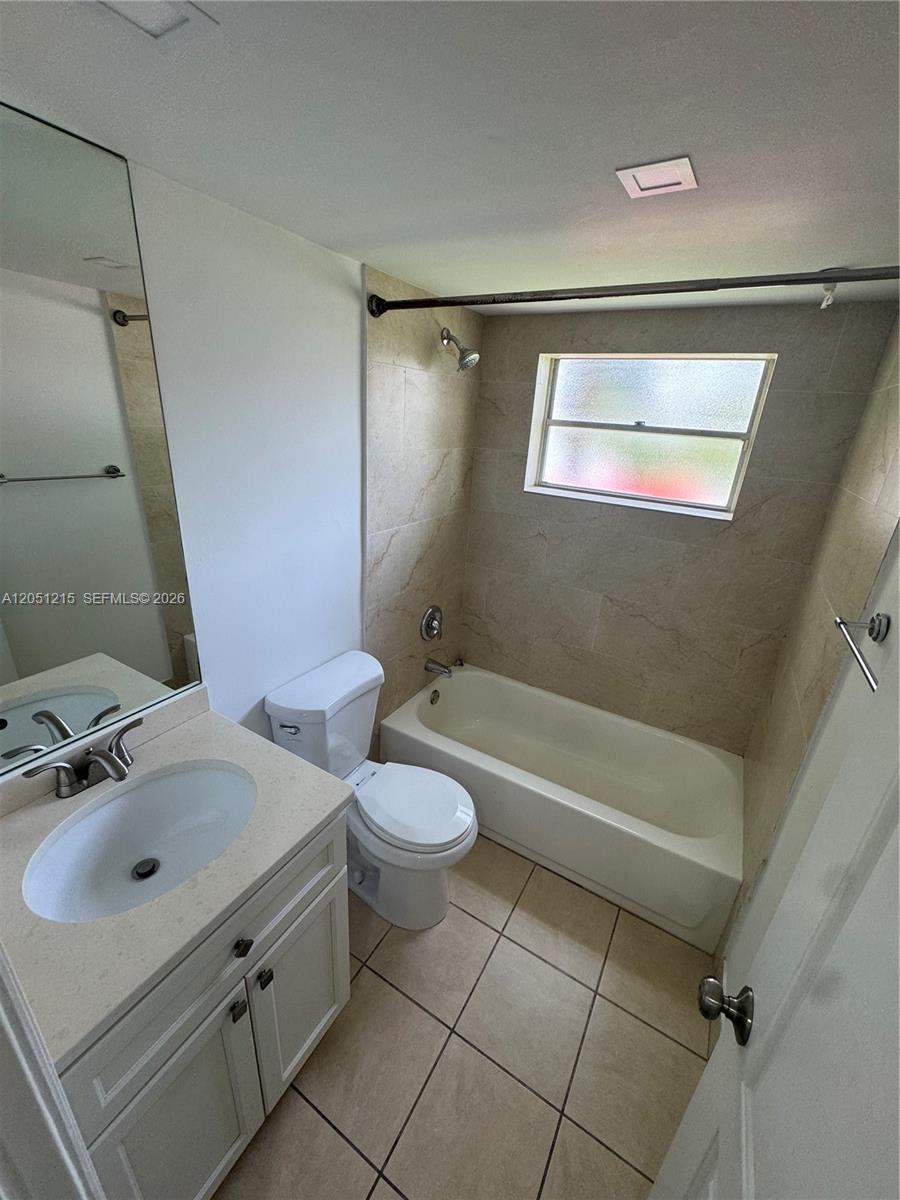 9937 Three Lakes Circle, Unit 14D Boca Raton, FL 33428 - Photo 17 of 22 2