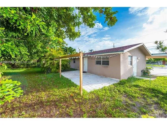 $1,600 | 127 Northwest 13th Avenue, Dania Beach, FL 33004