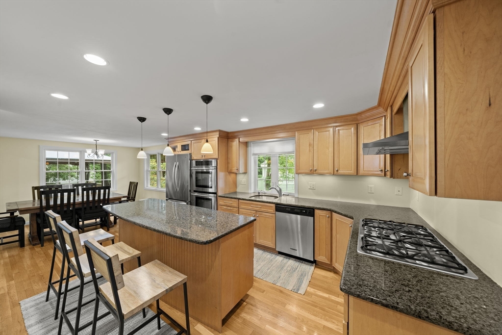 7 Trickett Road Lynnfield, MA 01940 - Photo 33 of 37