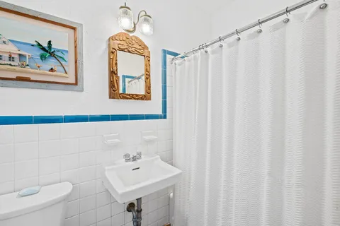 $15,000 | 1511 East Lake Drive, Fort Lauderdale, FL 33316