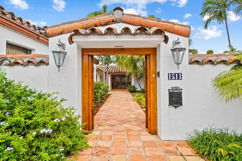 $15,000 | 1511 East Lake Drive, Fort Lauderdale, FL 33316