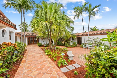 $15,000 | 1511 East Lake Drive, Fort Lauderdale, FL 33316