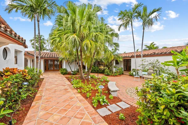 $15,000 | 1511 East Lake Drive, Fort Lauderdale, FL 33316