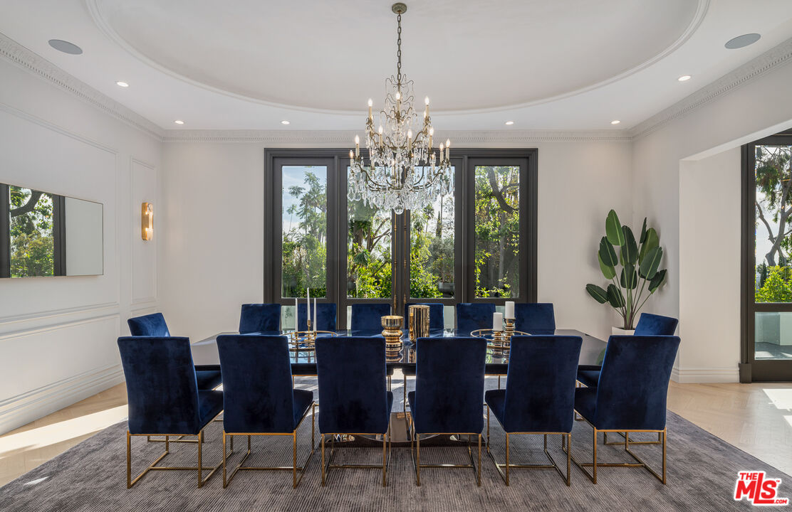 402 Doheny Road Beverly Hills, CA 90210 - Photo 10 of 55