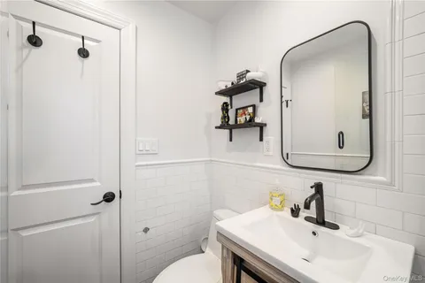 $350,000 | 224-09 Manor Road, Unit LOWER) 2408 | Bellerose