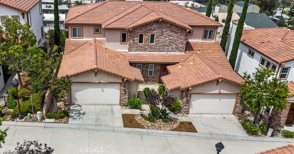 568 Vía Pueblo Riverside, CA 92507 - Photo 3 of 46