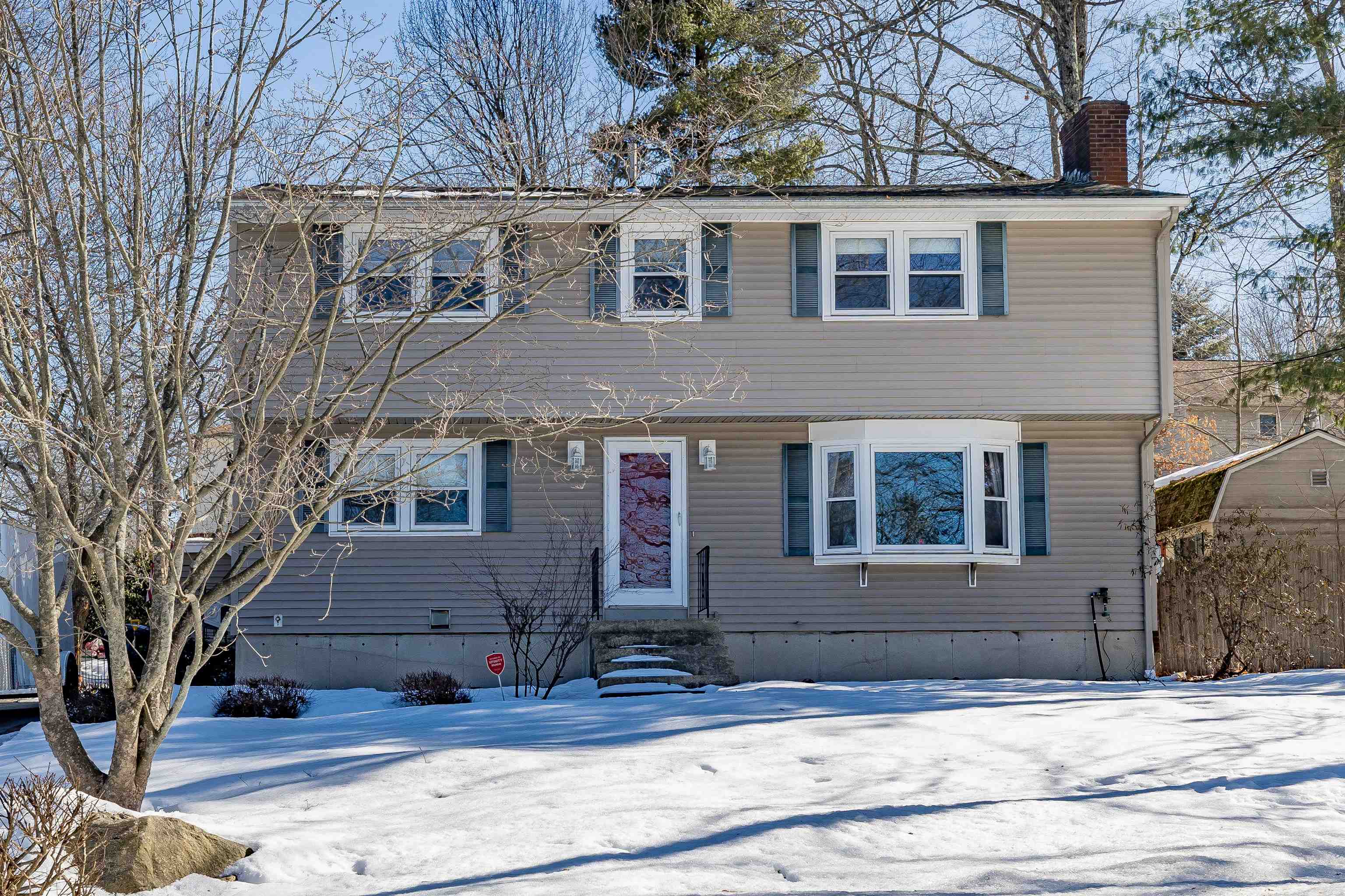 92 Peele Road Nashua, NH 03062 - Photo 1 of 35