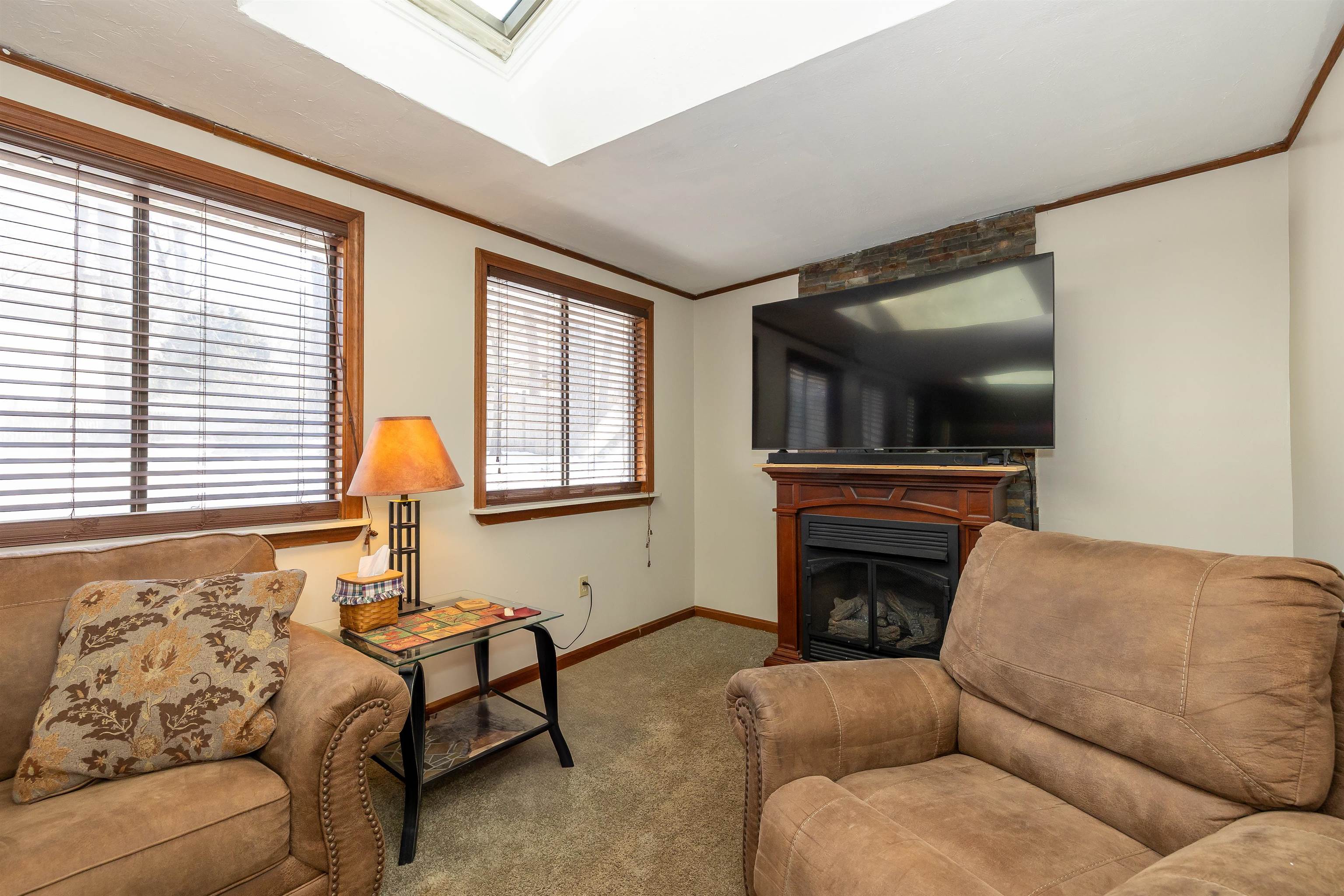 92 Peele Road Nashua, NH 03062 - Photo 13 of 35