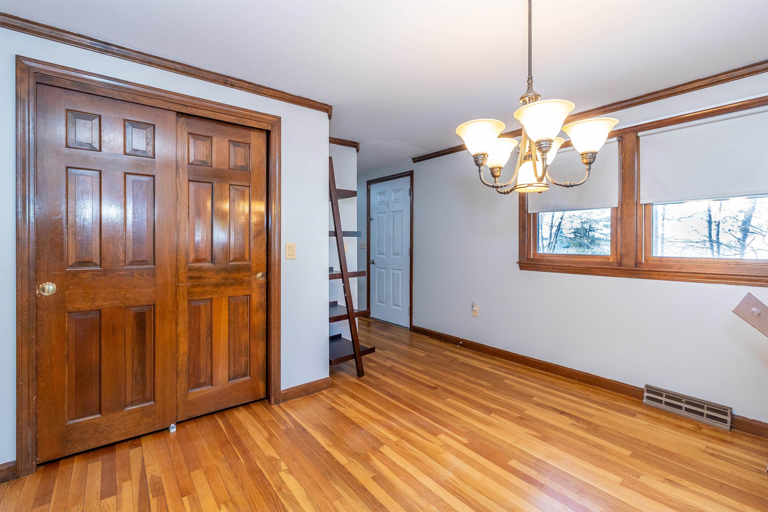 92 Peele Road Nashua, NH 03062 - Photo 8 of 35