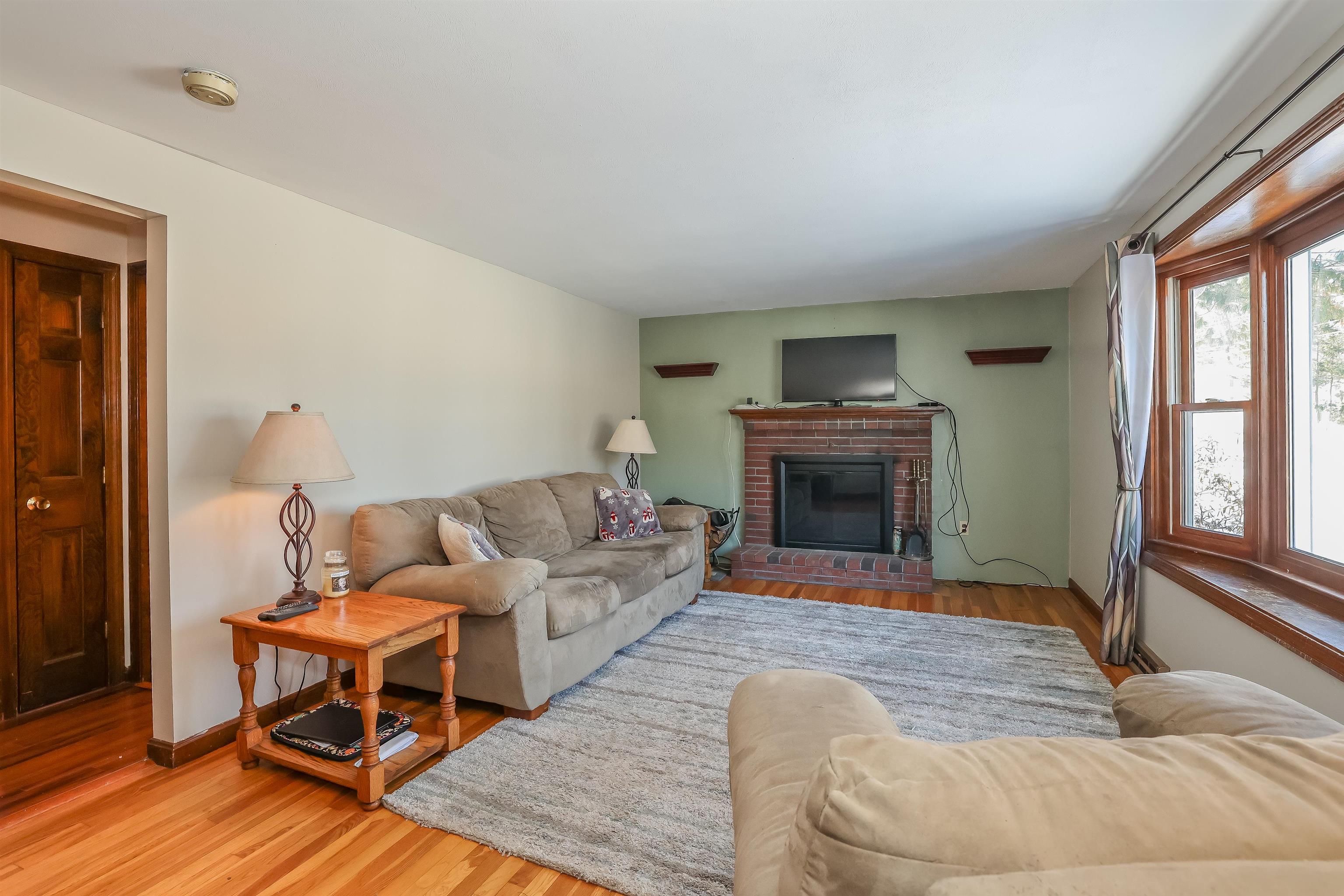 92 Peele Road Nashua, NH 03062 - Photo 10 of 35