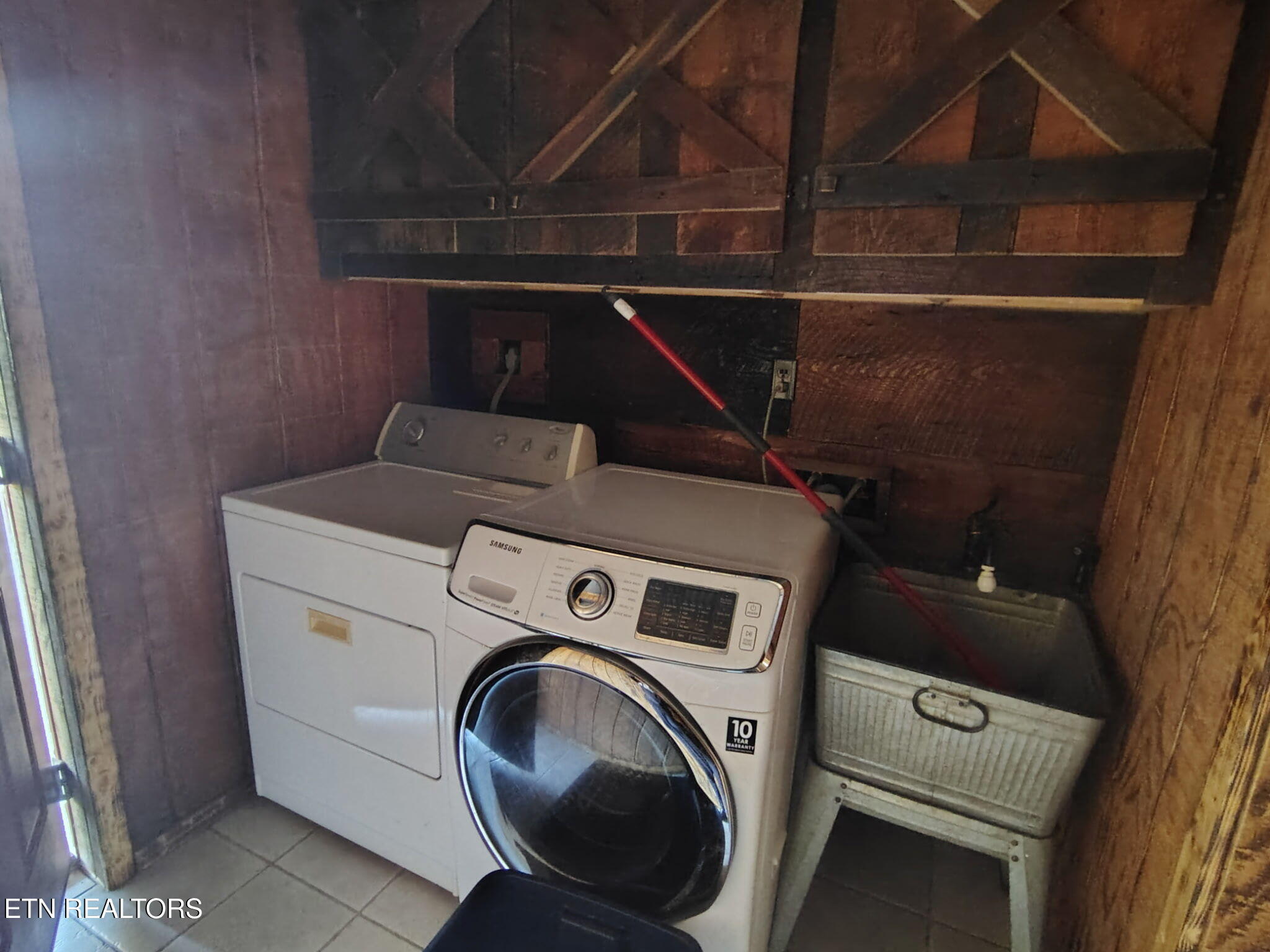 4321 Stone Mountain Road Coeburn, VA 24230 - Photo 14 of 55 15) 68568-69aef55399204