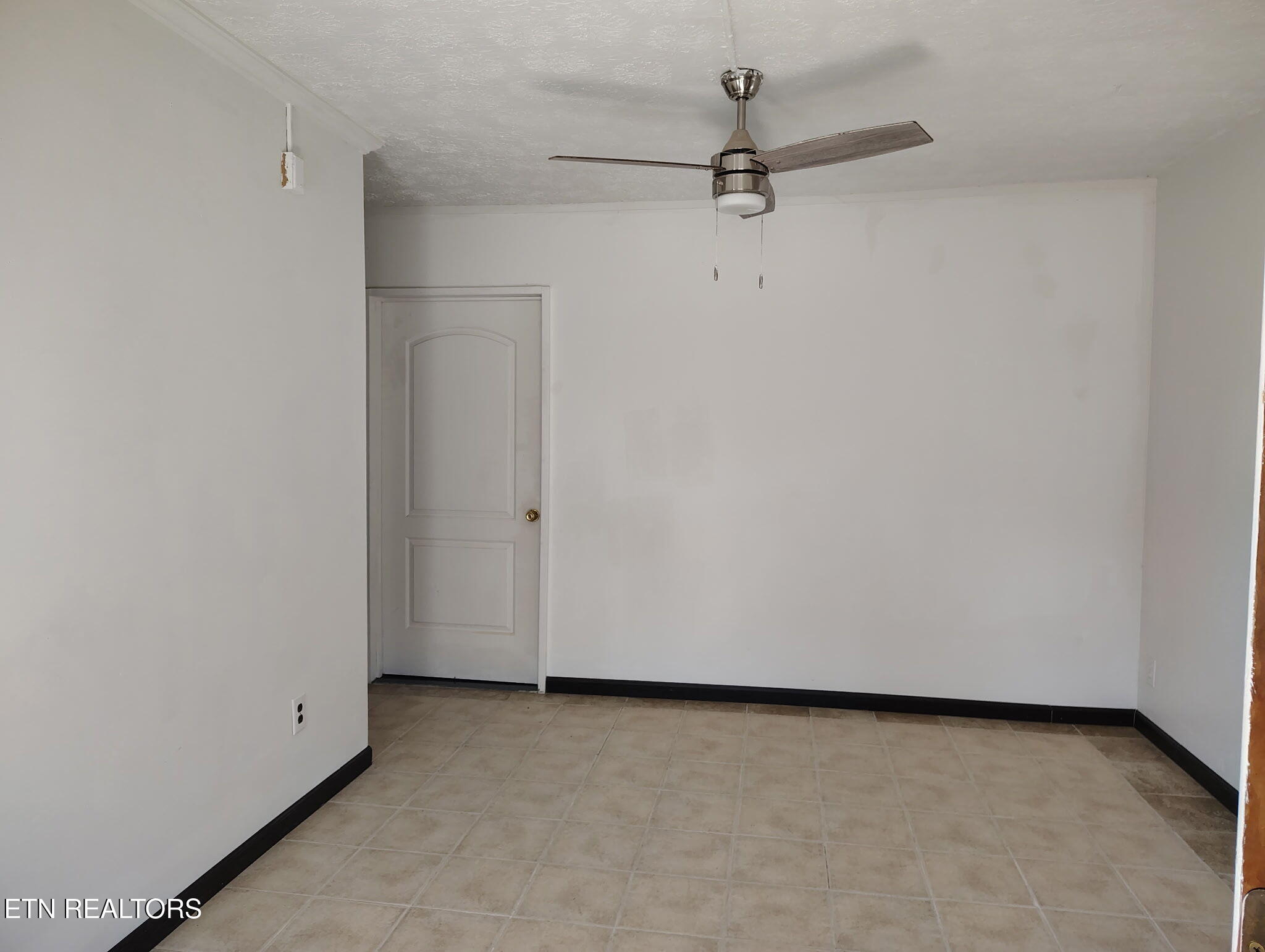 4321 Stone Mountain Road Coeburn, VA 24230 - Photo 3 of 55 4) 68568-69aef5501f009