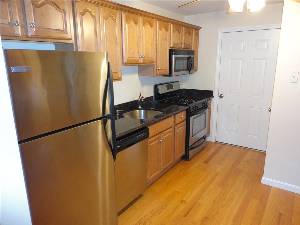 402 New River Road, Unit 111 Lincoln, RI 02838 - Photo 9 of 26 Gallery Image 9