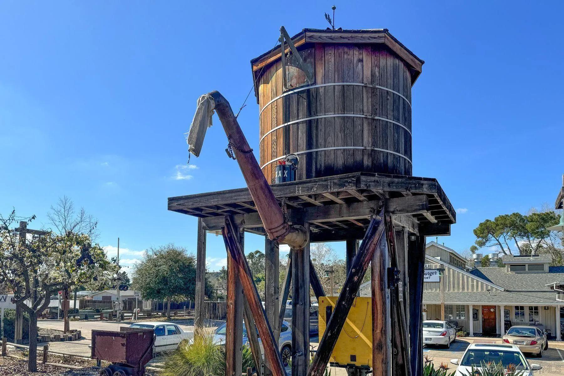13821 Eisenhower Avenue Poway, CA 92064 - Photo 33 of 37 a front view of a building with balcony