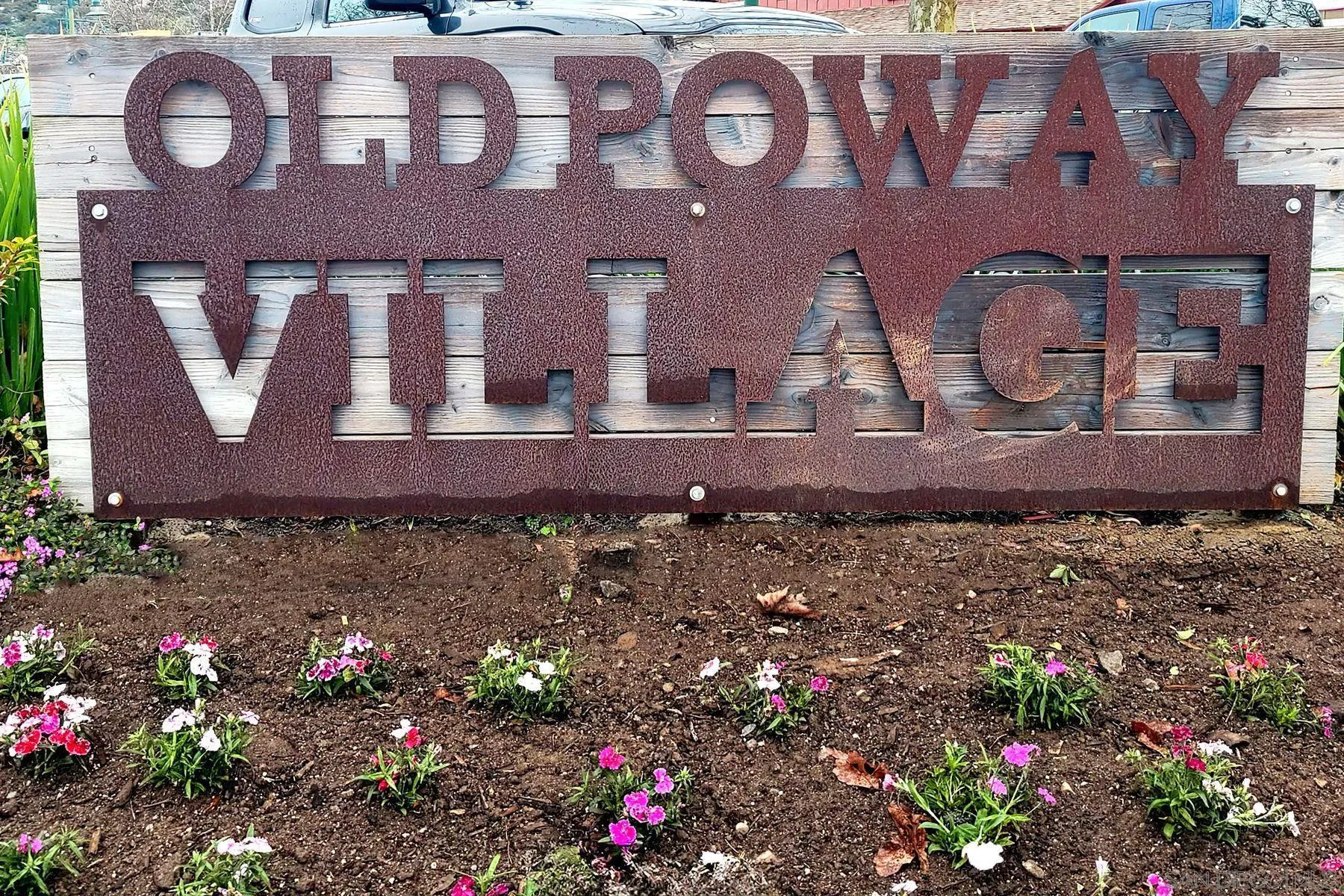 13821 Eisenhower Avenue Poway, CA 92064 - Photo 37 of 37 a front view of a house with garden