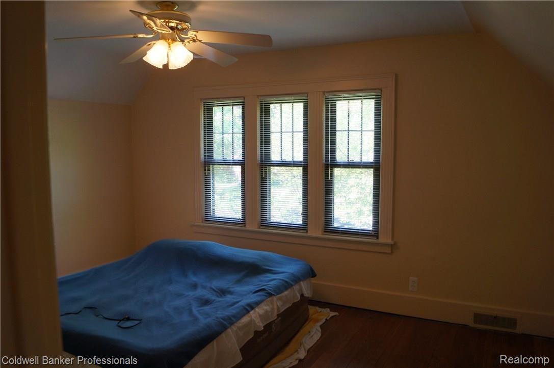 1388 Yorkshire Road Grosse Pointe, MI 48230 - Photo 22 of 43 DSC04718.JPG