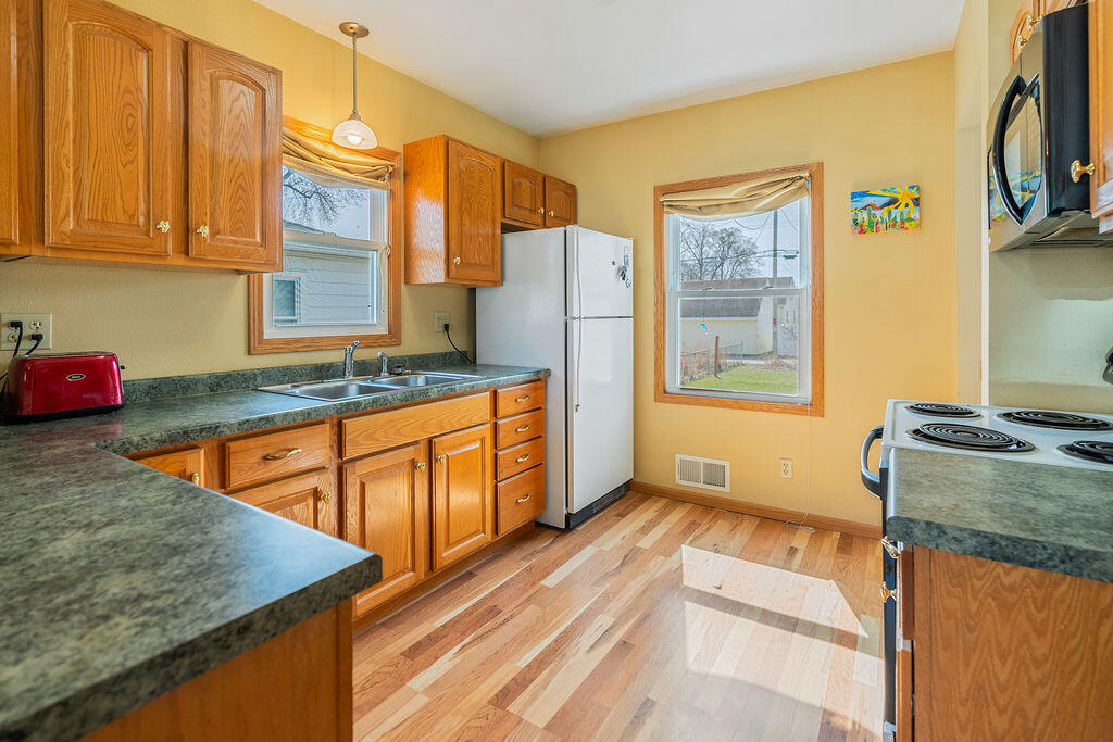 2134 Redfield Street La Crosse, WI 54601 - Photo 12 of 37 DSC02759