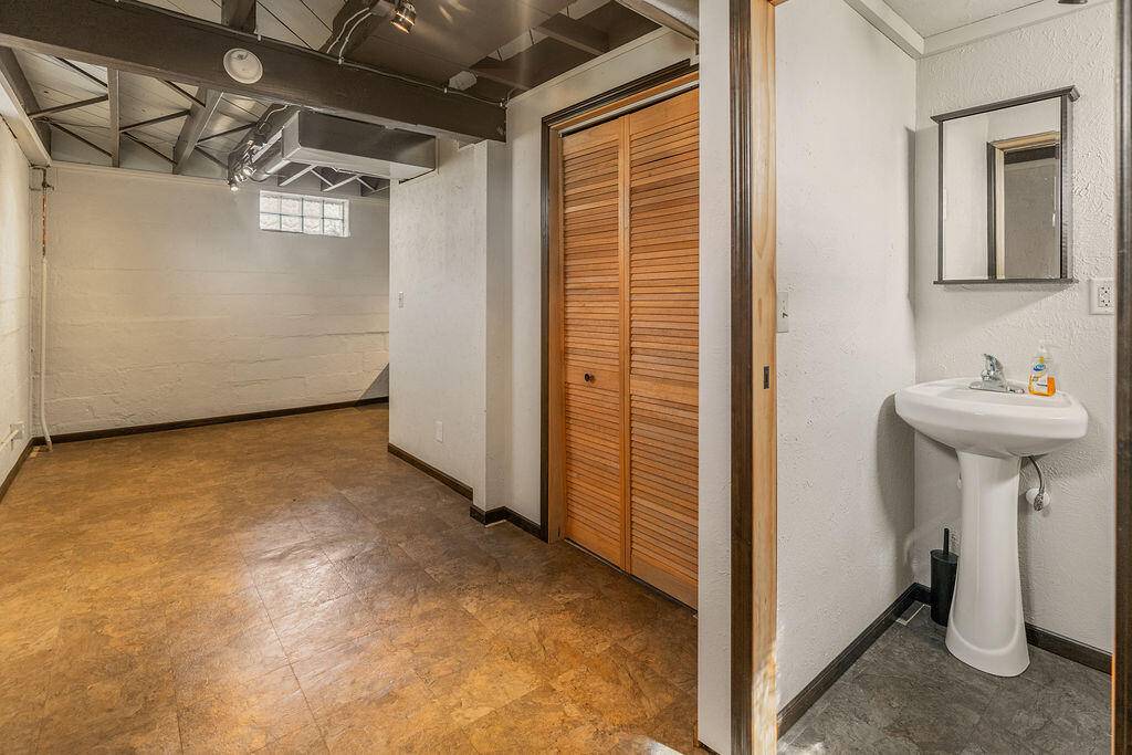 2134 Redfield Street La Crosse, WI 54601 - Photo 22 of 37 DSC02799