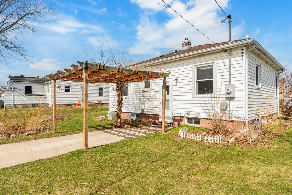 2134 Redfield Street La Crosse, WI 54601 - Photo 29 of 37 DSC02837