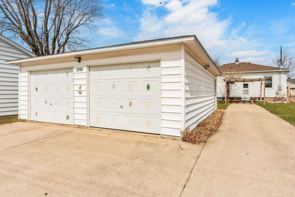 2134 Redfield Street La Crosse, WI 54601 - Photo 34 of 37 DSC02862
