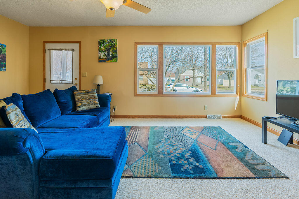 2134 Redfield Street La Crosse, WI 54601 - Photo 4 of 37 DSC02754