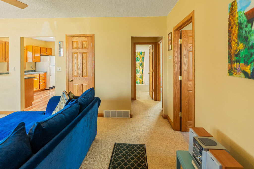 2134 Redfield Street La Crosse, WI 54601 - Photo 6 of 37 DSC02729