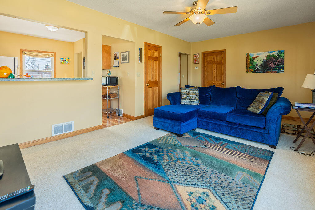 2134 Redfield Street La Crosse, WI 54601 - Photo 9 of 37 DSC02739