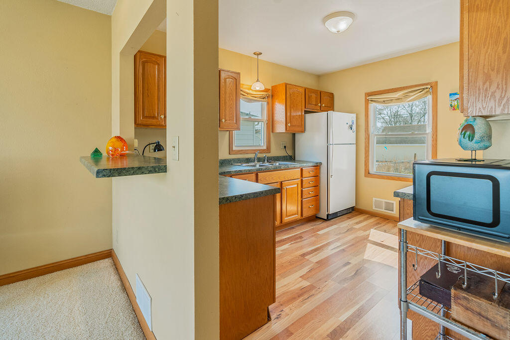 2134 Redfield Street La Crosse, WI 54601 - Photo 10 of 37 DSC02769