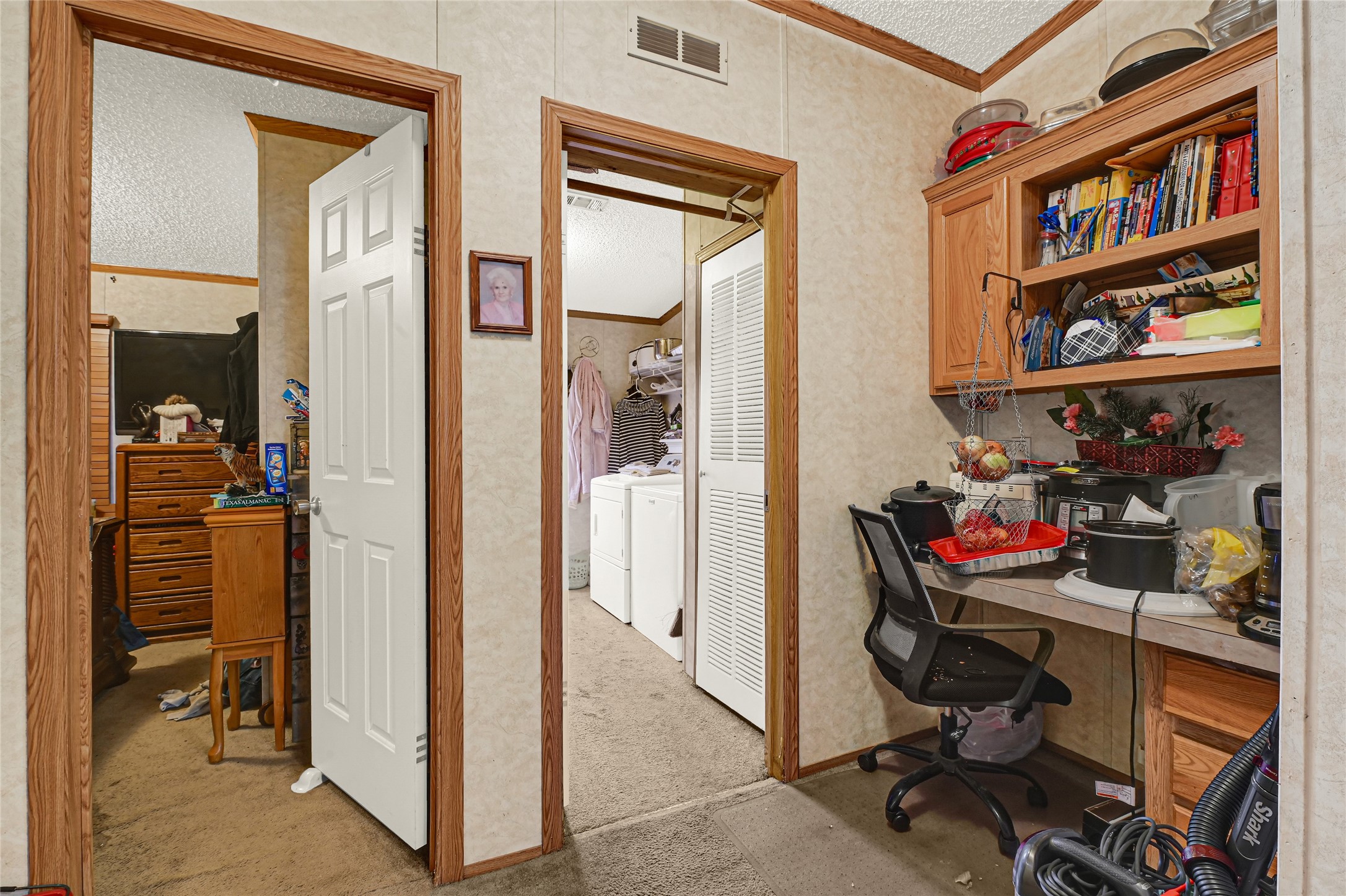 17106 Pickering Road Conroe, TX 77302 - Photo 22 of 50 a view of a livingroom with lounge chair and a window