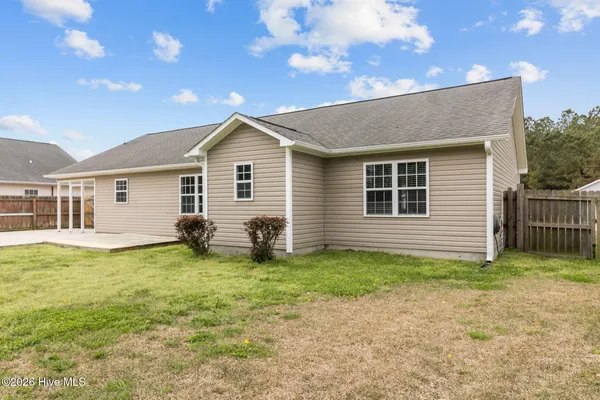 $260,000 | 4012 West T Whitehead Drive, Jacksonville, NC 28546