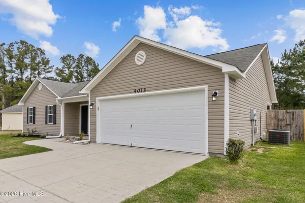 $260,000 | 4012 West T Whitehead Drive, Jacksonville, NC 28546