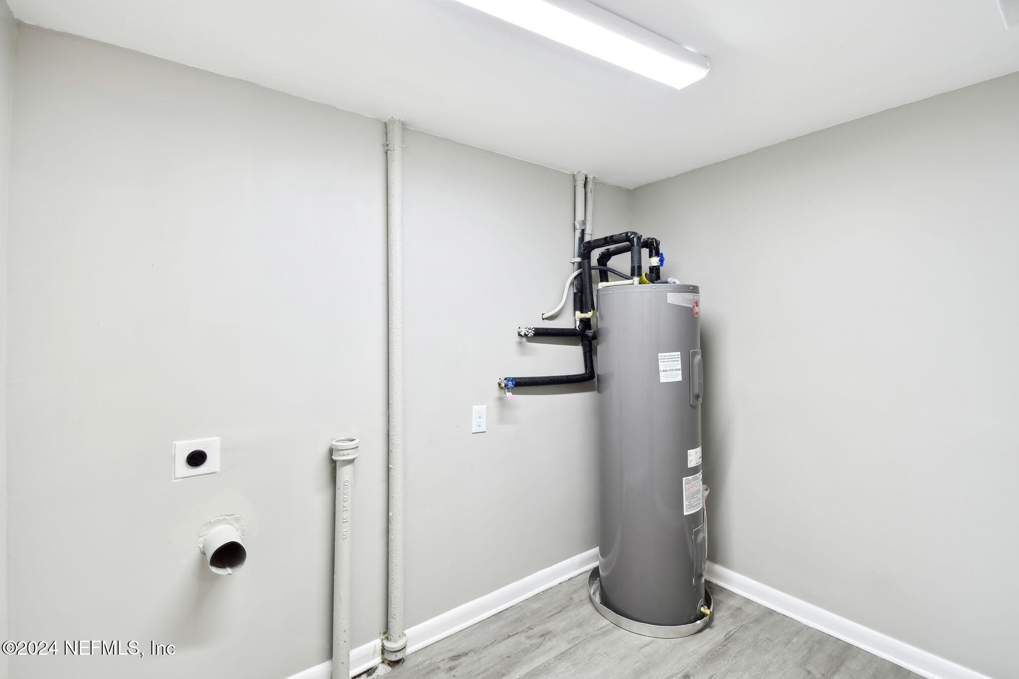 7518 Pinnacle Drive Jacksonville, FL 32221 - Photo 25 of 28 a view of water heater room
