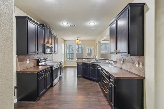 $549,900 | 5108 Leeray Road, Fort Worth, TX 76244