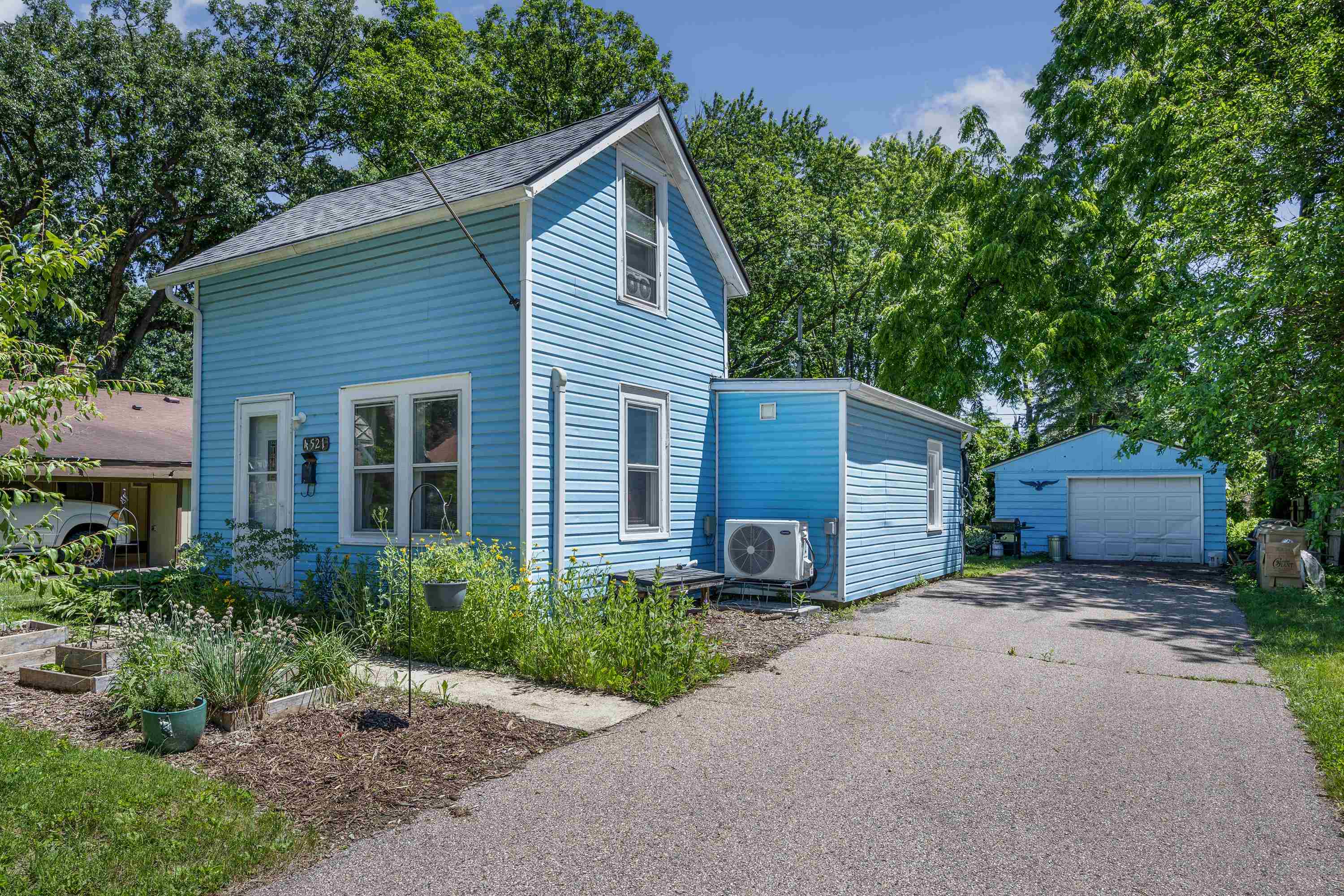 4521 Camden Road Madison, WI 53716 - Photo 2 of 27