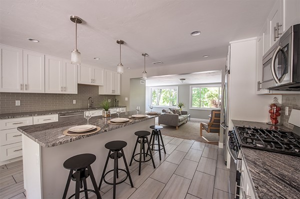 33 Reed Road Peabody, MA 01960 - Photo 3 of 24 Gallery Image 3