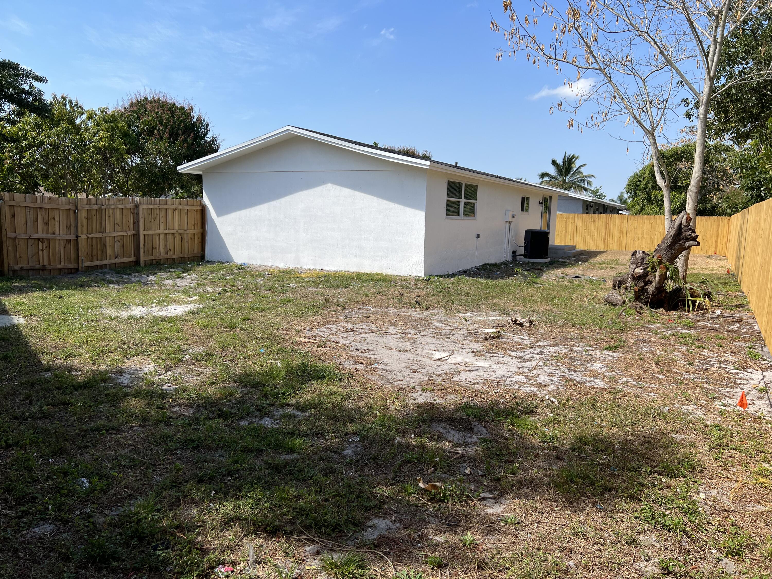 3811 Chickasha Road Lake Worth, FL 33462 - Photo 18 of 18 IMG_3254