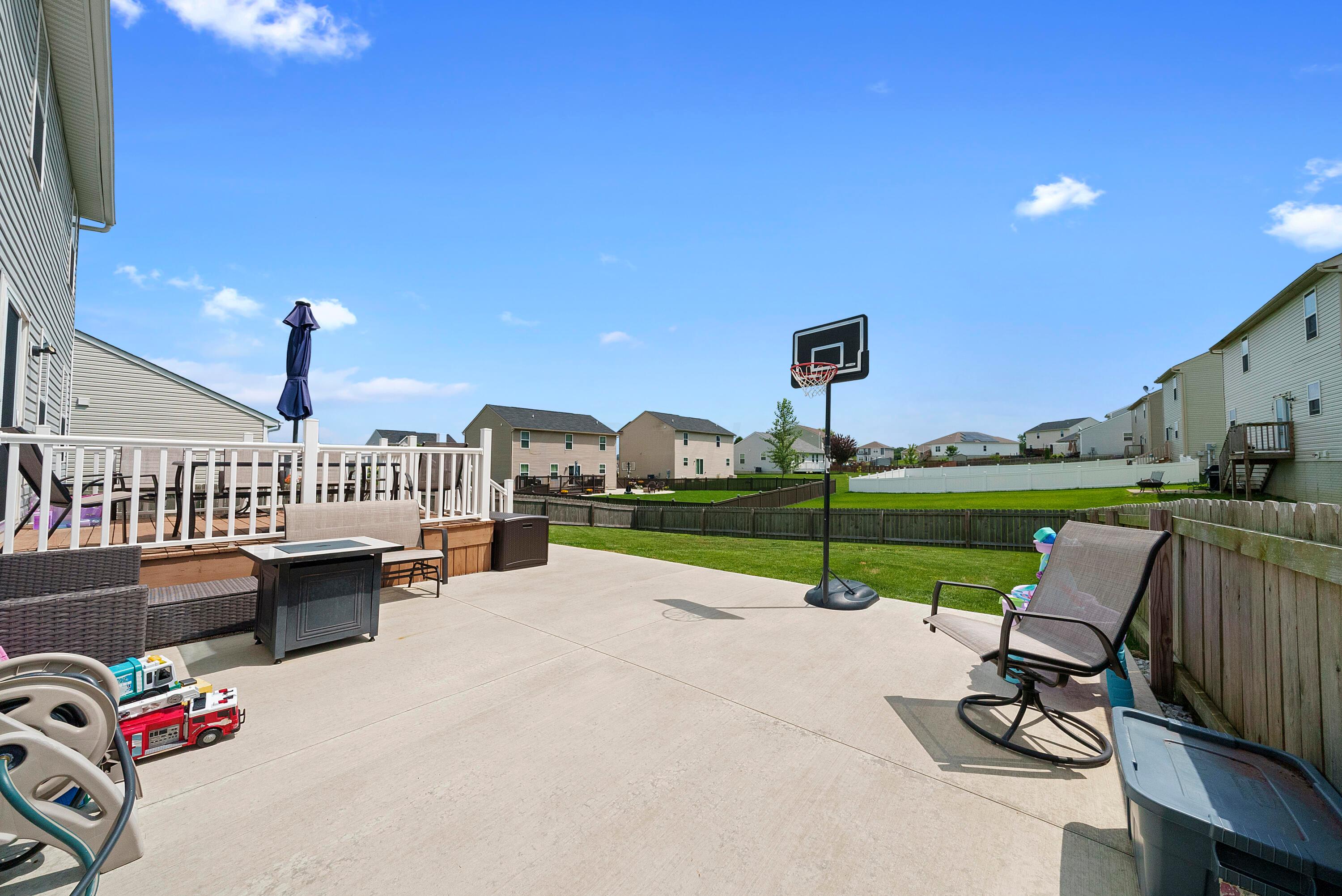 1072 Sun Ridge Street Lancaster, OH 43130 - Photo 45 of 49 Entertaining awaits