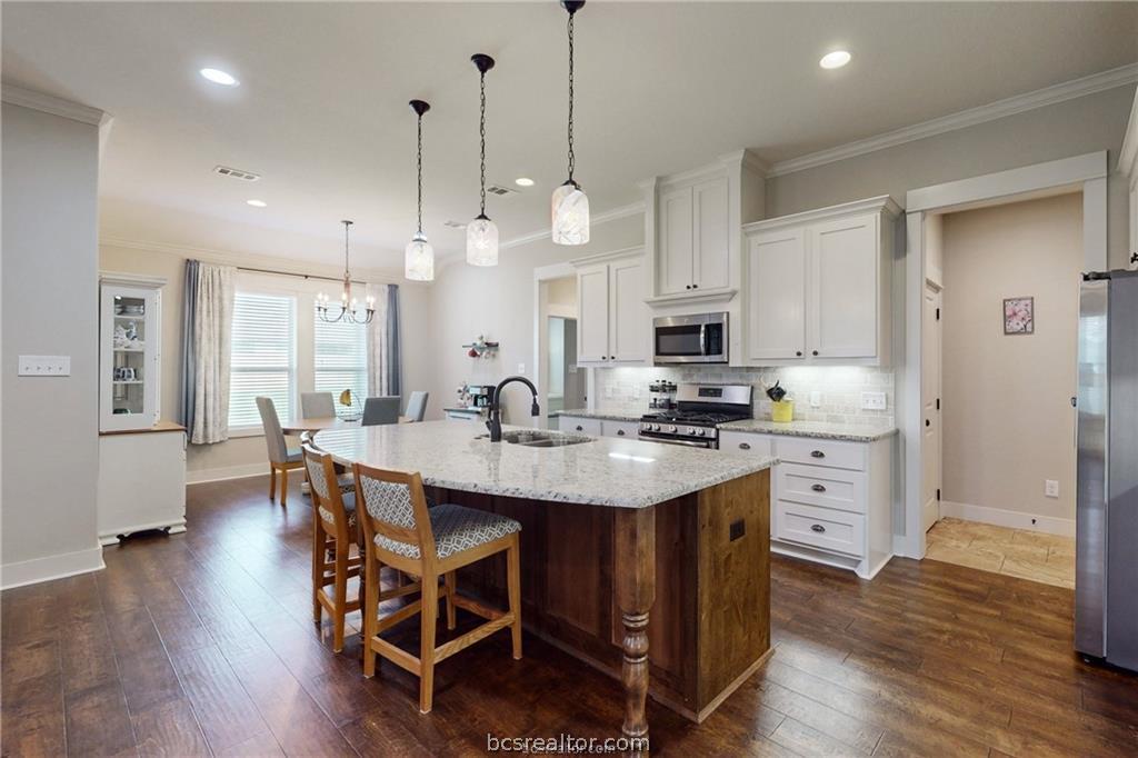 3007 Embers Loop Bryan, TX 77808 - Photo 6 of 27 Kitchen and dining combo layout