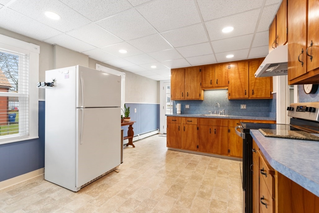 5 Hampshire Street Danvers, MA 01923 - Photo 16 of 35