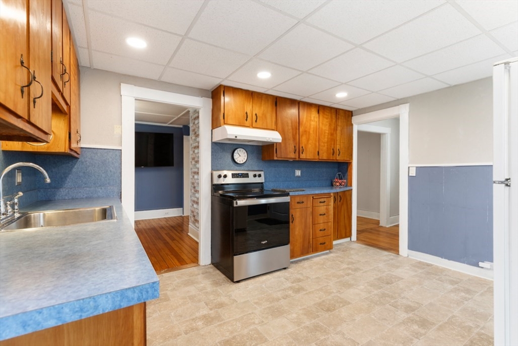 5 Hampshire Street Danvers, MA 01923 - Photo 18 of 35