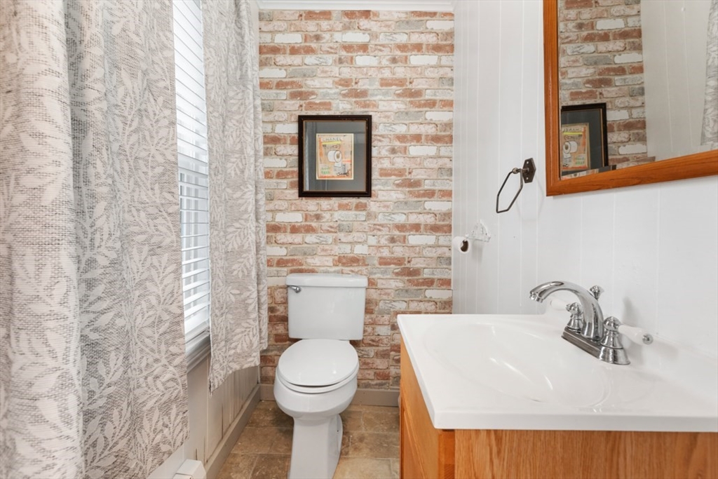 5 Hampshire Street Danvers, MA 01923 - Photo 19 of 35