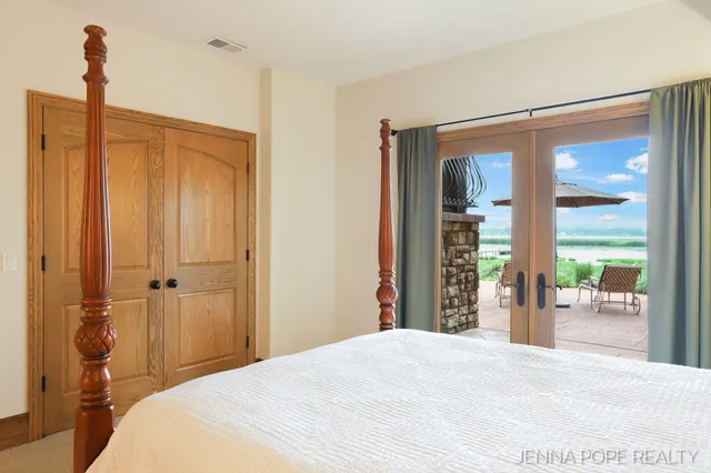 $1,199,900 | 15742 Grand Point Drive, Grand Haven, MI 49417