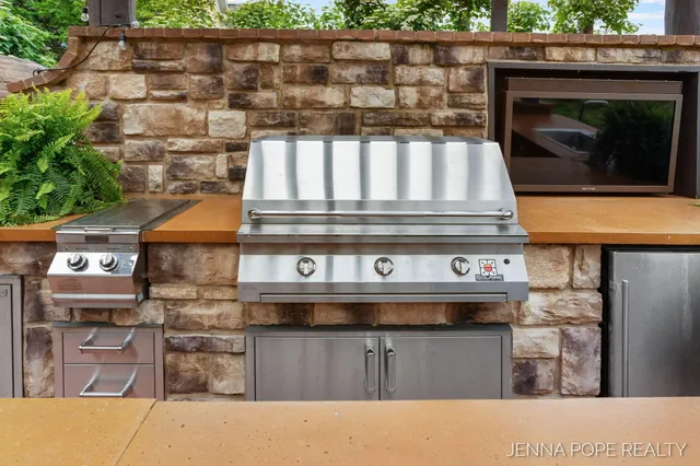 $1,199,900 | 15742 Grand Point Drive, Grand Haven, MI 49417